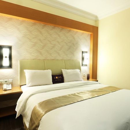 Coins Hotel Jakarta Exterior photo