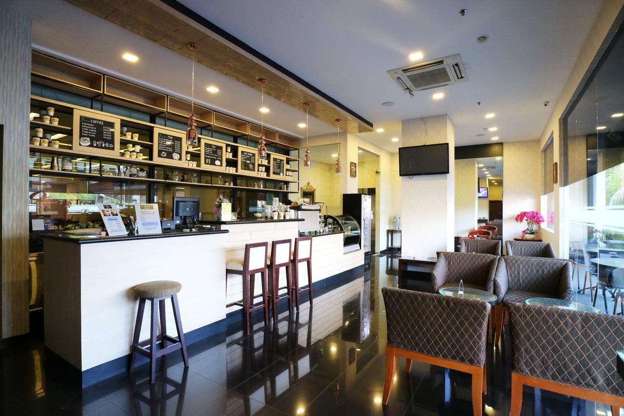 Coins Hotel Jakarta Exterior photo