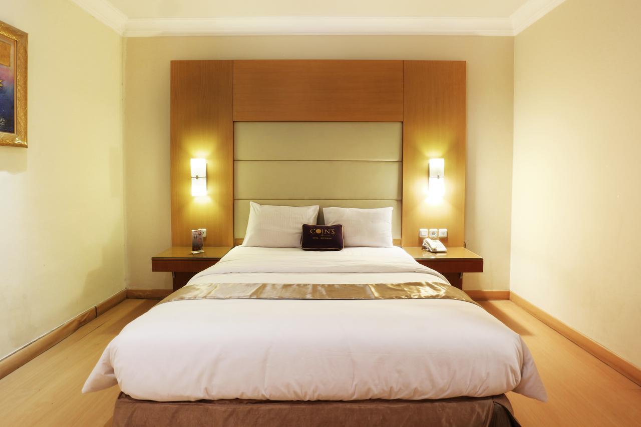 Coins Hotel Jakarta Exterior photo
